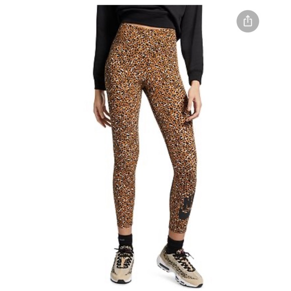 Nike Sportswear Animal / Leopard Print Leggings - Picture 5 of 11